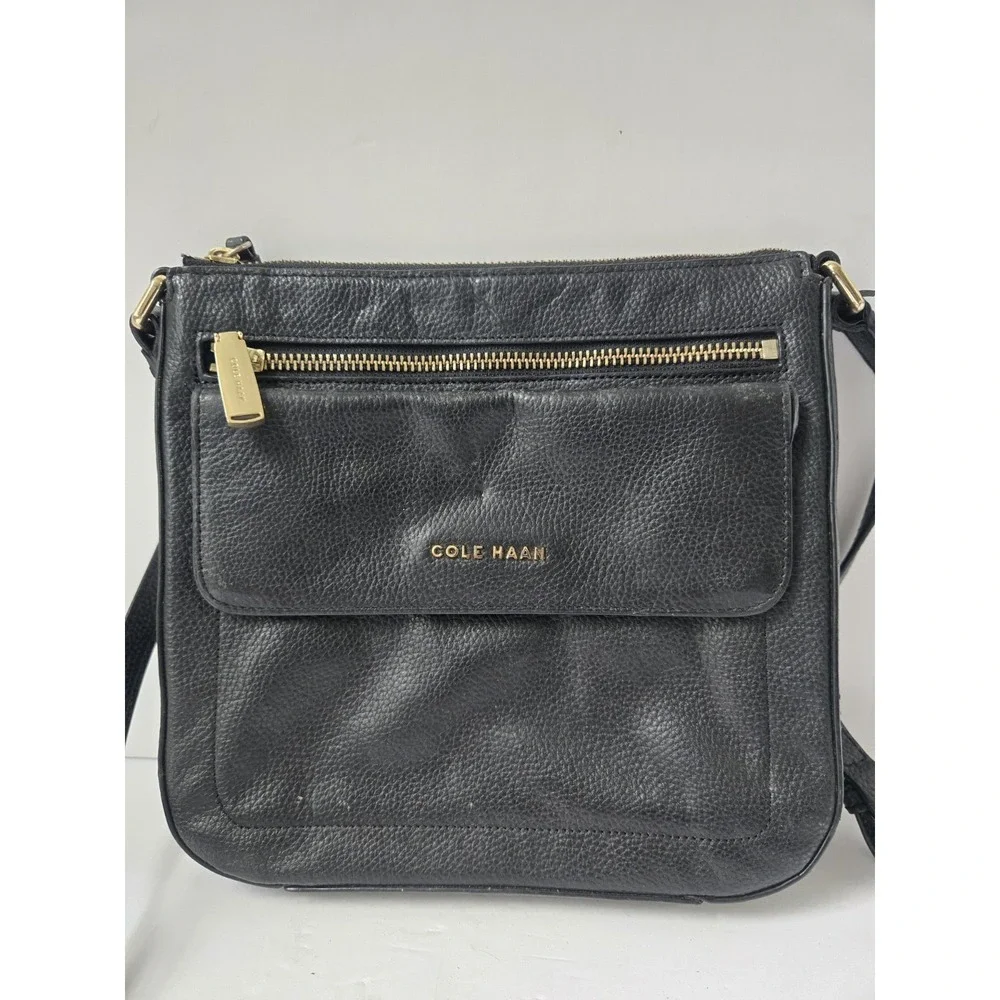 Cole Hann black shoulder bag crossbody‎ adjustable strap purse
